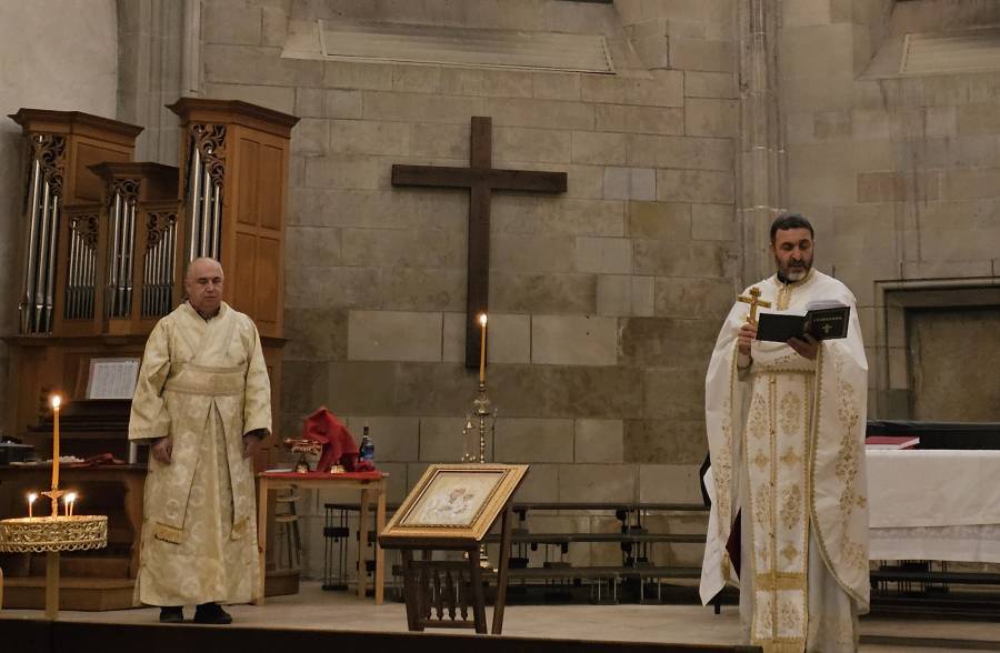 Света литургия зарадва българите в Женева