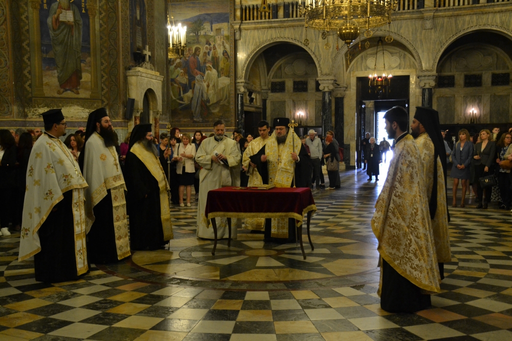Молебен за здравните служители бе отслужен в Патриаршеската катедрала „Св. Александър Невски“